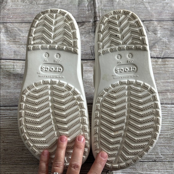 Platform Crocs - Picture 8 of 9